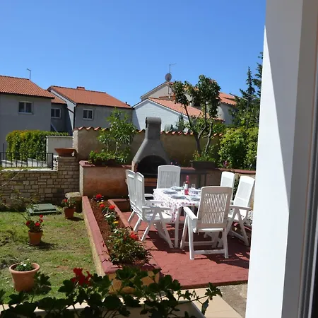 Helle In Mit Garten- Grill Und Terrasse By Interhome