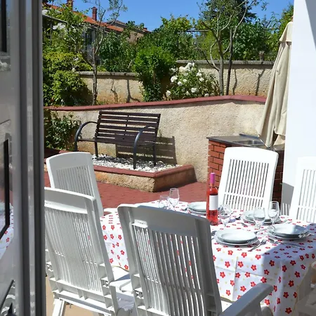 Helle In Mit Garten- Grill Und Terrasse By Interhome Apartament Vinkuran