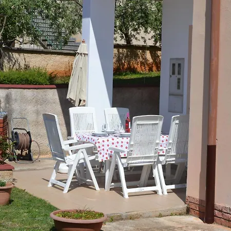 Appartamento Helle In Mit Garten- Grill Und Terrasse By Interhome Vinkuran