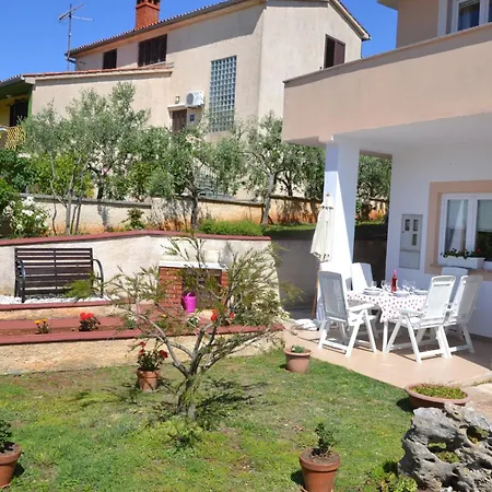 Apartamento Helle In Mit Garten- Grill Und Terrasse By Interhome Vinkuran