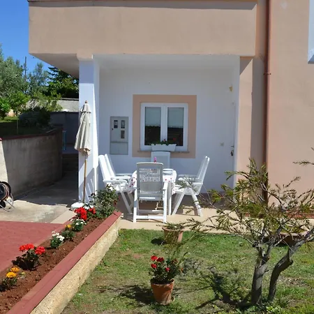 Helle In Mit Garten- Grill Und Terrasse By Interhome شقة